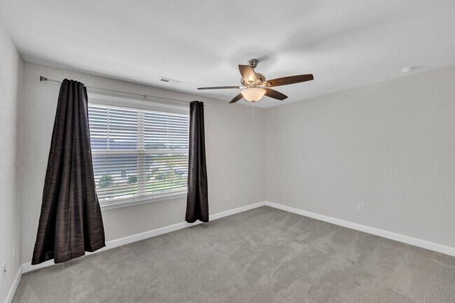 Building Photo - Four Bedroom + Loft Dream Home in Youngsville