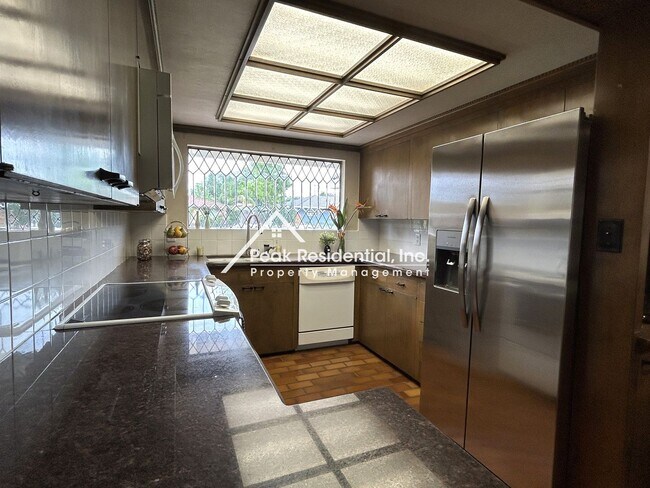 Building Photo - Charming 3 bedroom 2 bathroom House!