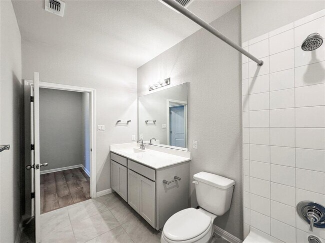 Building Photo - 409 Palo Brea Lp