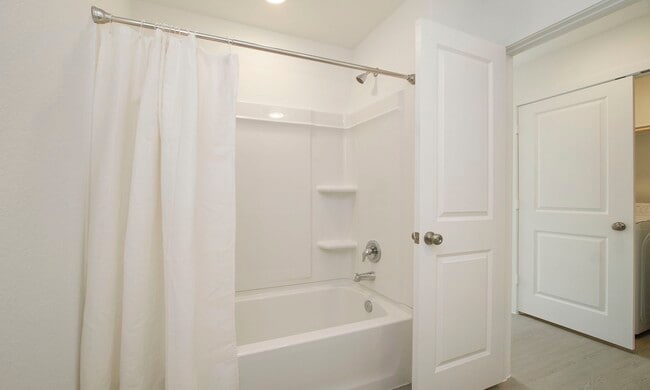 Building Photo - 6819 Flowering Ginger Ln