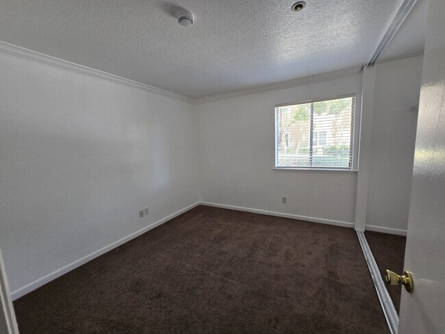 Building Photo - Two Bedroom Two Bath Condominium Unit for ...