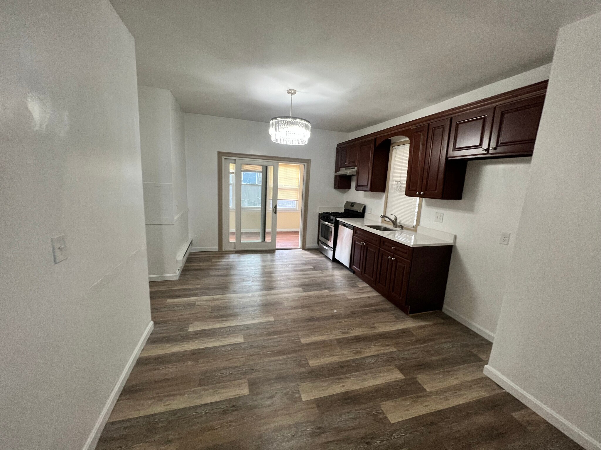 Building Photo - 45 Mozart St