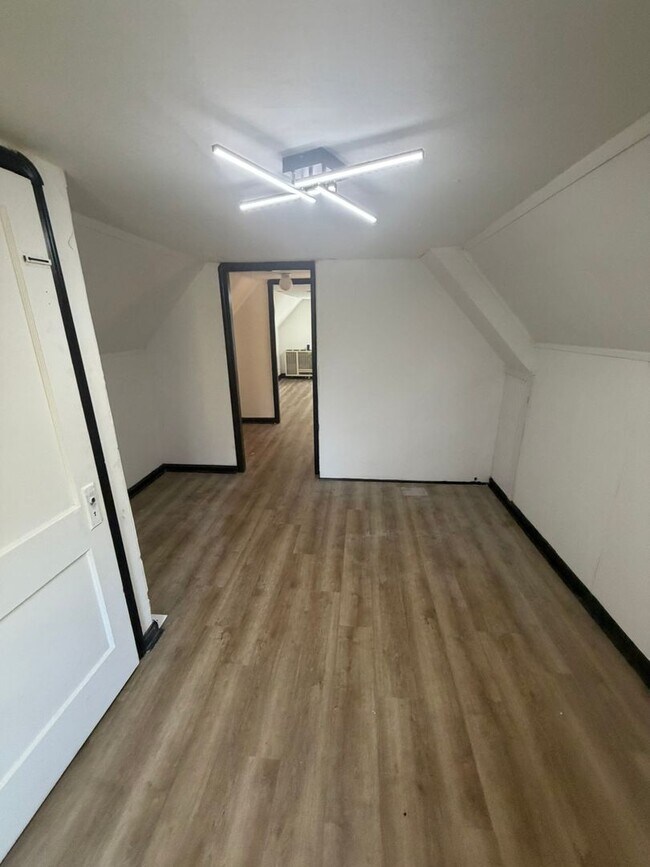 Building Photo - 2791 E 127th St