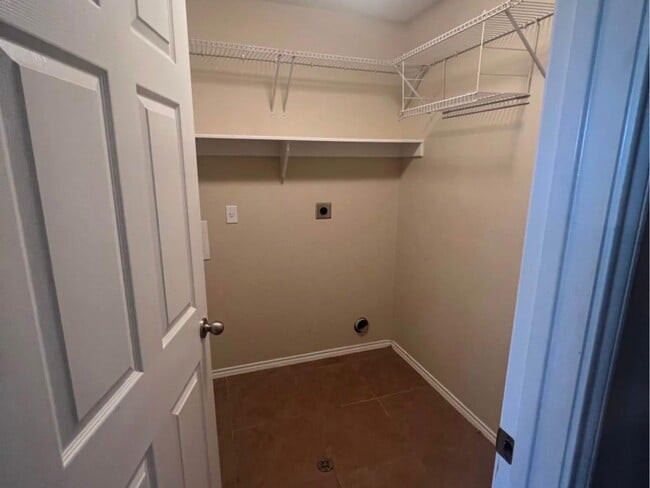 Building Photo - 332 Kahlo Loop