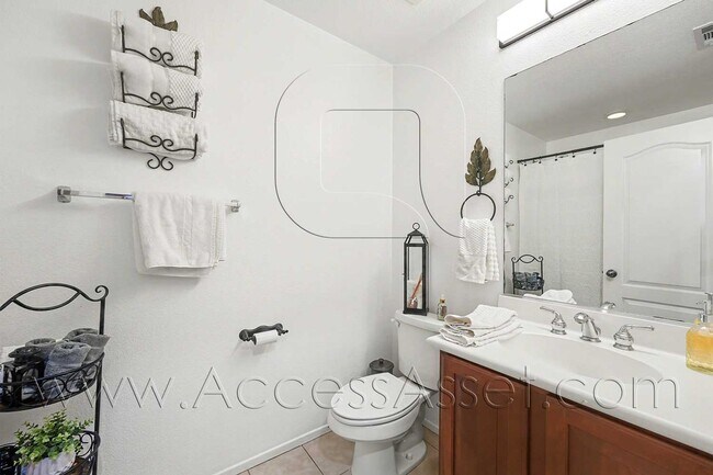 Building Photo - Stunning 5 Bed/3 Bath Home with Pool in Menifee!