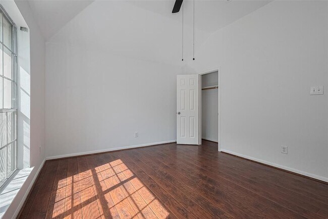 Building Photo - 15603 Mustang Island Dr