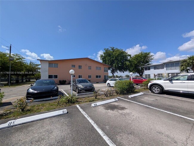 Building Photo - 19080 NE 3rd Ct