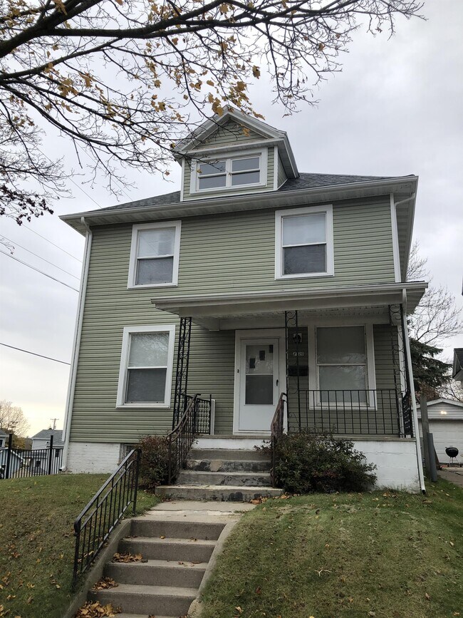 Building Photo - 1120 N 10th St