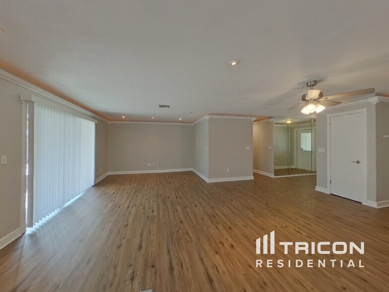 Building Photo - 2376 Millwood Ln