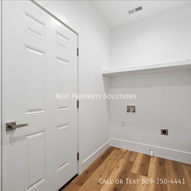 Building Photo - 516 Main Ave W