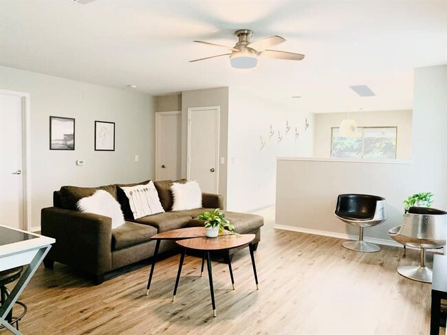 Building Photo - 4705 Cypress Bend