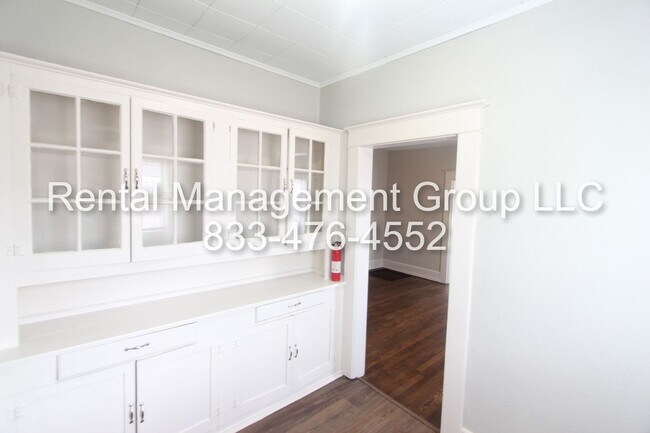 Building Photo - Belview Beauty!! New On The Market AND Ren...