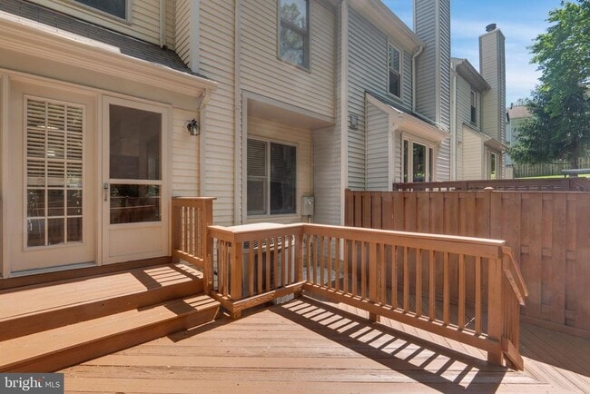 Building Photo - 7267 Olde Lantern Way