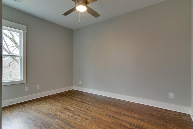 Building Photo - 942 Strouse Ave