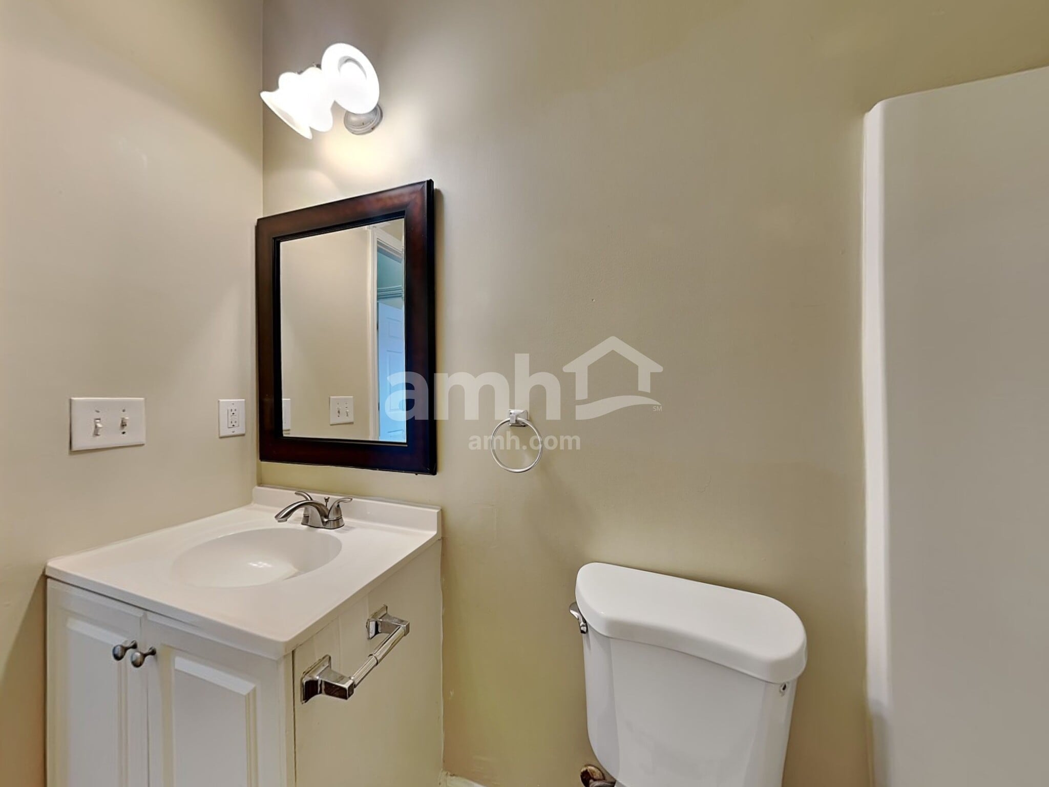 Building Photo - 4038 River Falls Dr