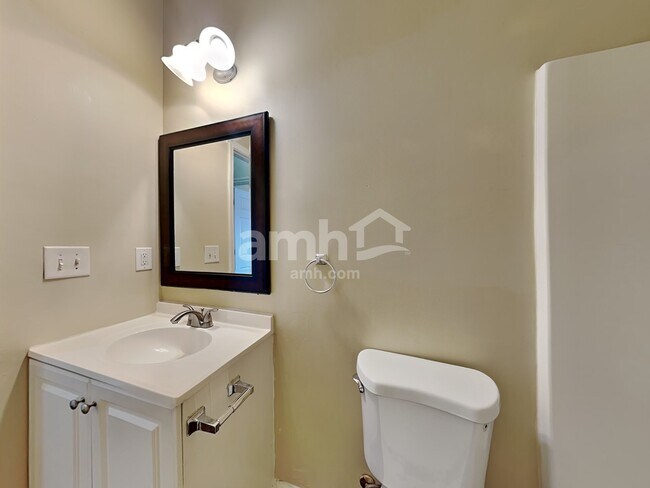 Building Photo - 4038 River Falls Dr