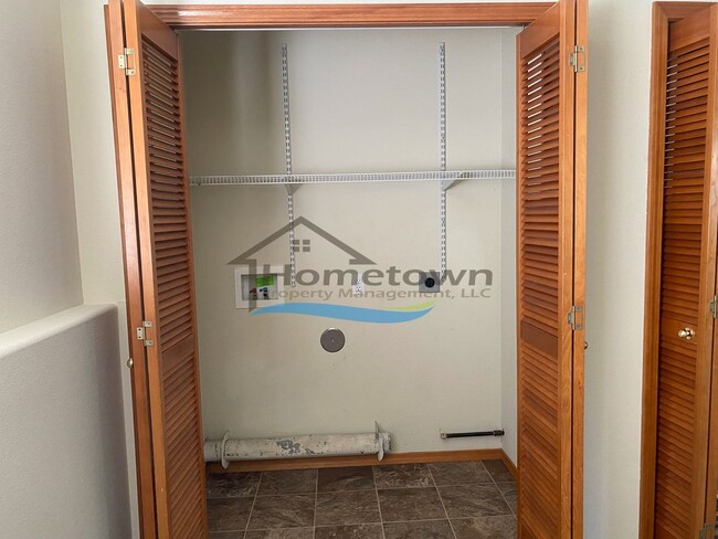 Building Photo - Beautiful 4 Bed 2 Bath Home on Corner Lot ...