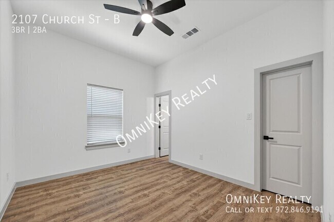Building Photo - 2107 Church St