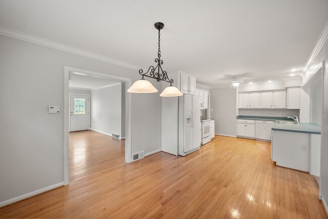 Building Photo - Make This Your Home!