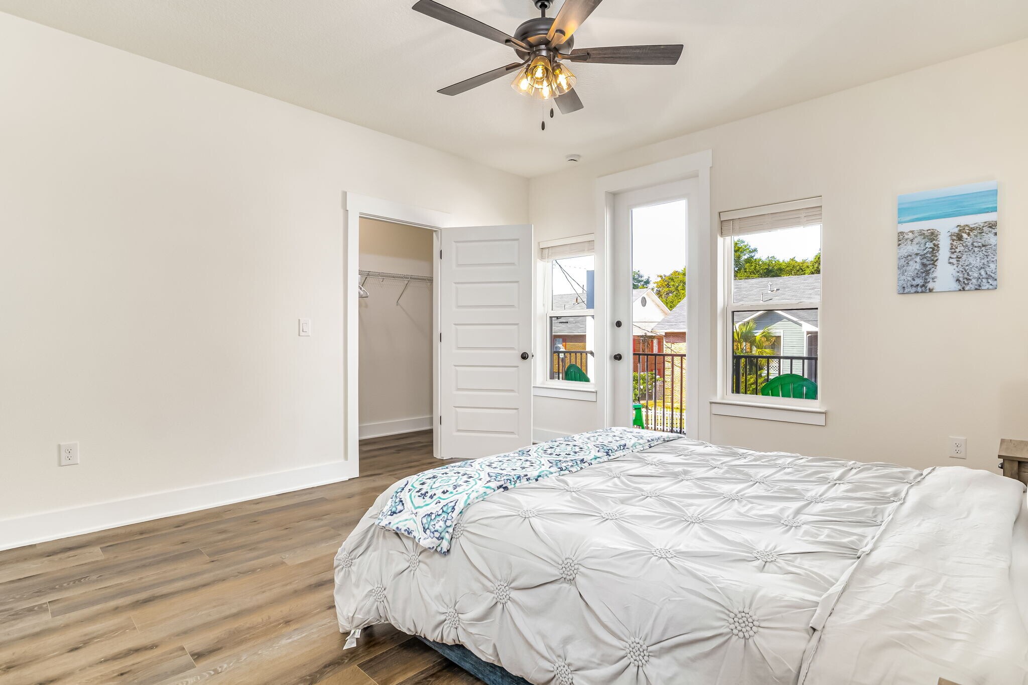 Building Photo - 536 N De Villiers St