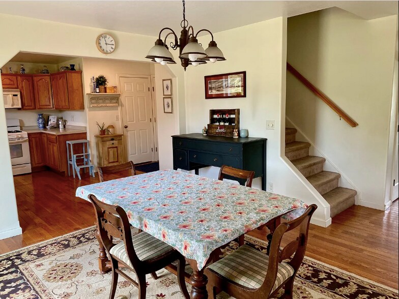 Building Photo - 25449 Stewart Dr