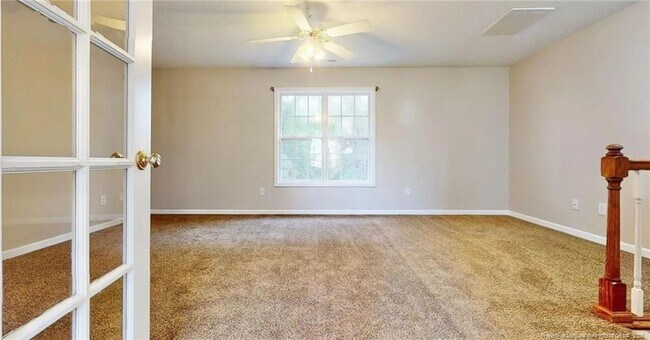 Building Photo - 10 Valley View Ct