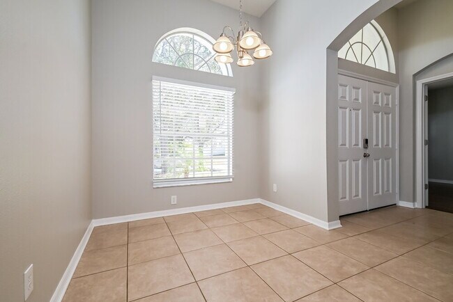 Building Photo - 9411 Laurel Ledge Dr