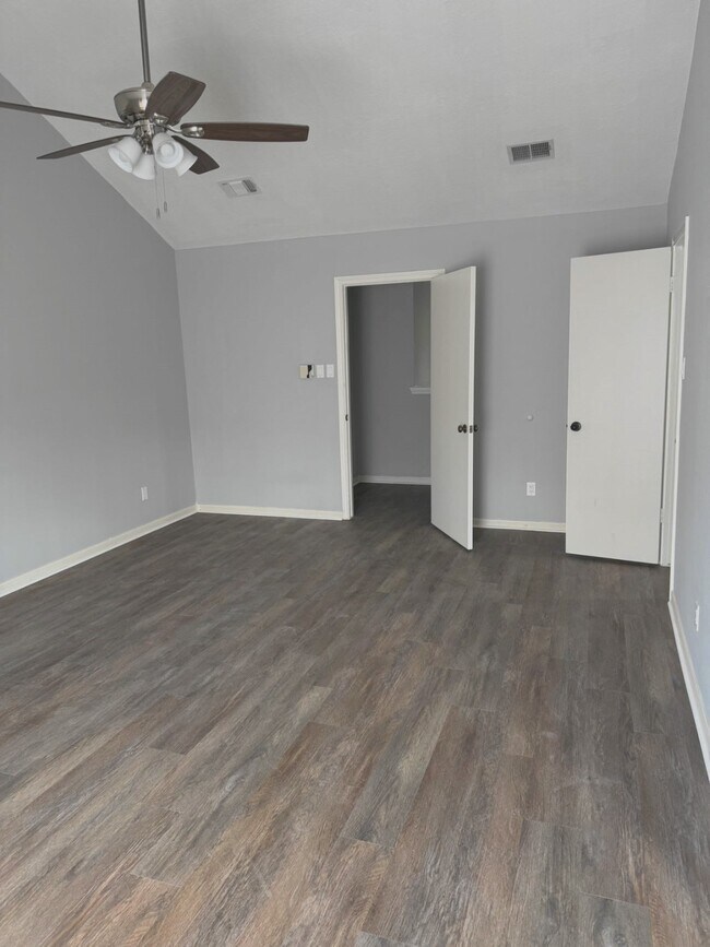 Building Photo - 727 Bunker Hill Rd