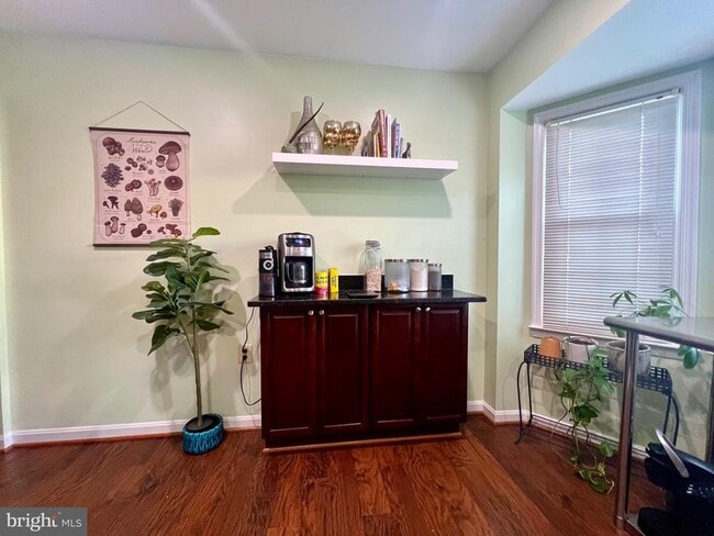 Building Photo - 7684 Green Garland Dr