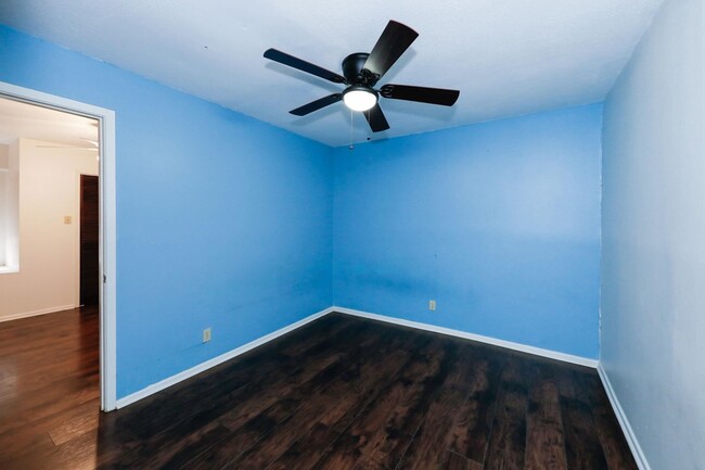 Building Photo - 5500 McPherson Rd