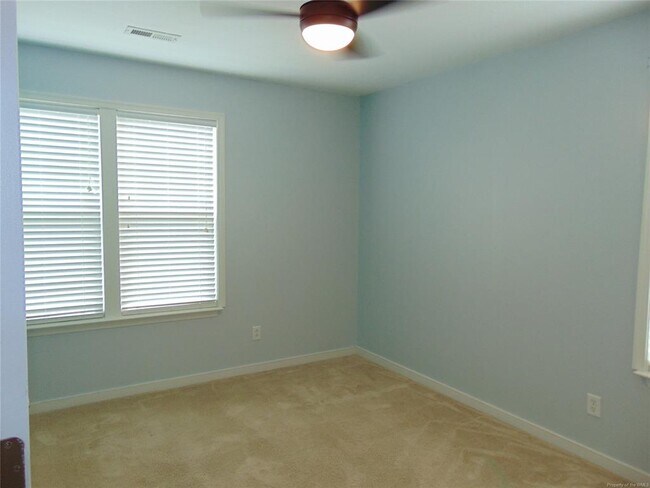 Building Photo - 3215 Kenton Ct