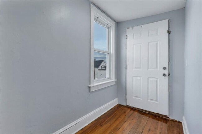 Building Photo - 244 Paradis Ave