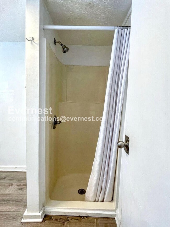 Building Photo - 102 Chestnut St