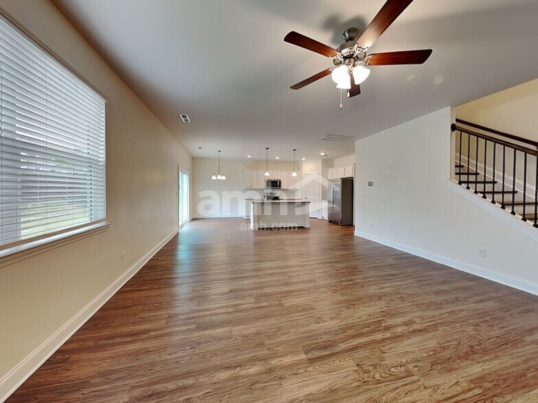 Building Photo - 444 Charity Ln