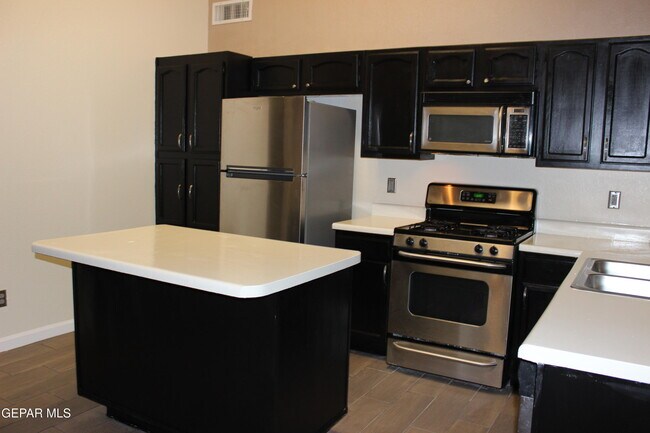 Building Photo - 394 Brill Cir