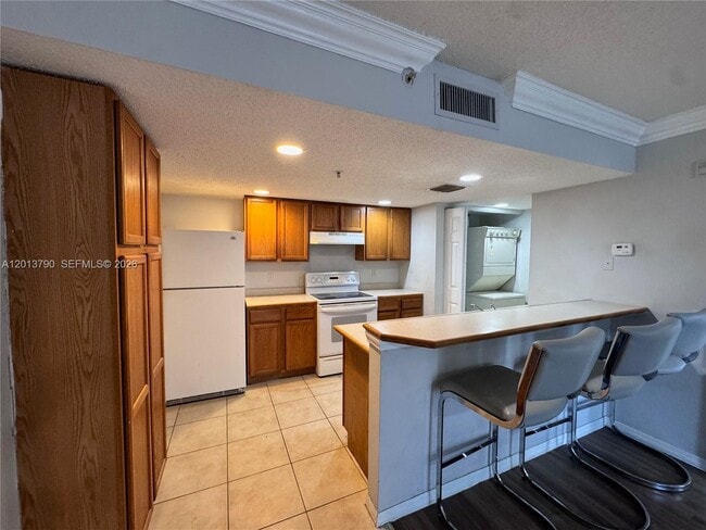 Building Photo - 9909 Westwood Dr