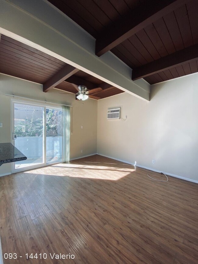 Building Photo - 14410 Valerio St