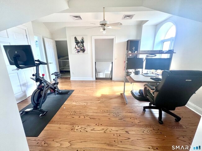 Building Photo - 32 Regents Pk