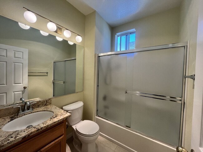Building Photo - 2 Bedroom 2 bath Available in Sunnyvale, C...