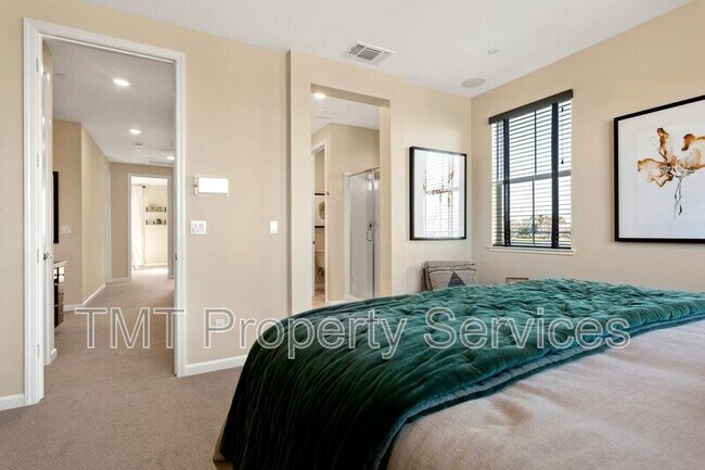 Building Photo - 2952 Valbonne Walk