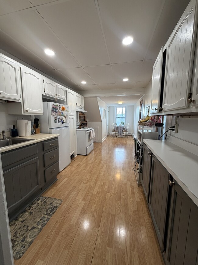 Kitchen - 251 Locust St