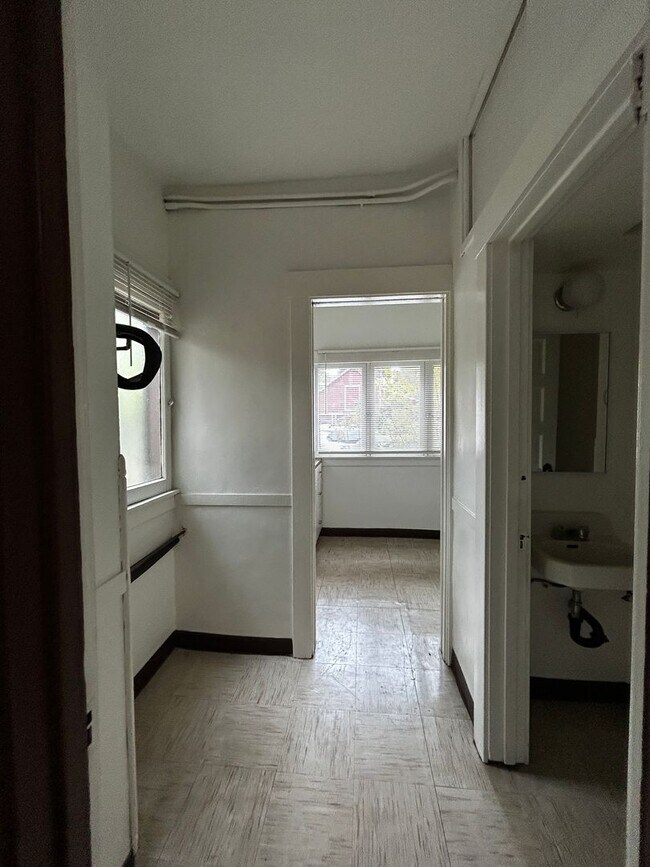 Building Photo - 2726 5th St