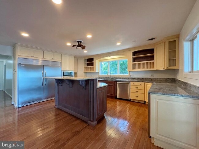 Building Photo - 11470 Mohawk Ct