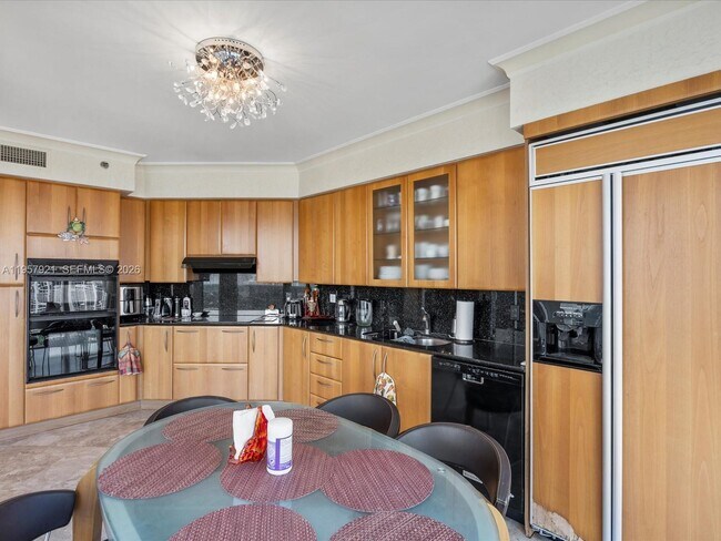 Building Photo - 19111 Collins Ave