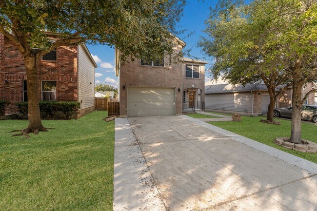 Building Photo - Charming & Spacious 3/2.5 in Mesa Creek