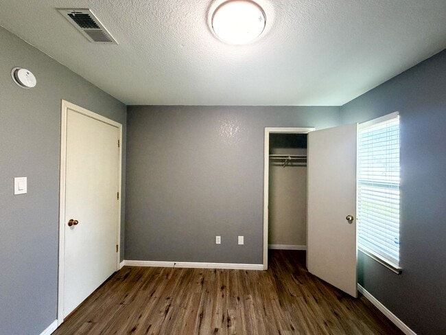 Building Photo - 2203 Indian Trail