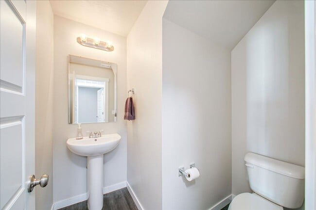 Building Photo - Two Story, Spacious Star Home!