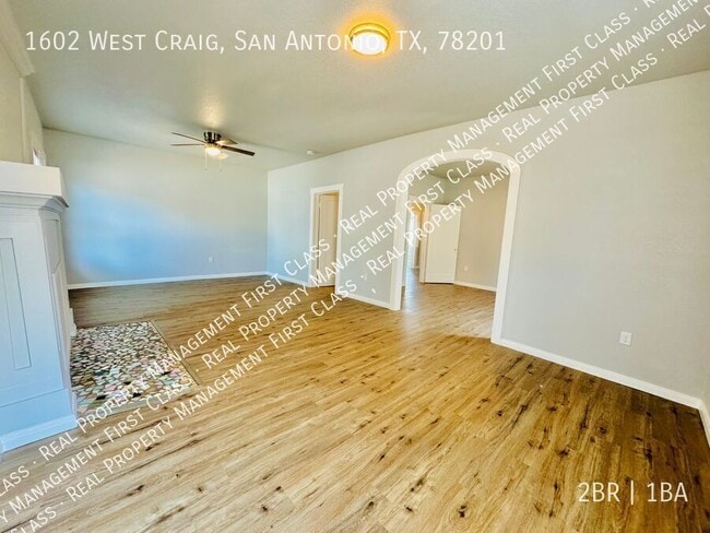 Building Photo - 1602 W Craig Pl