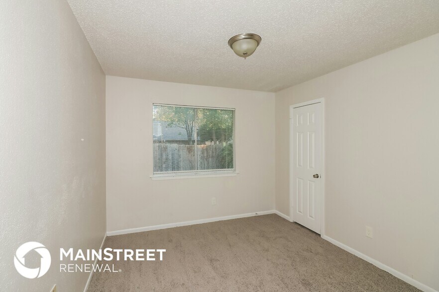 Building Photo - 18926 Sandia Pines Dr