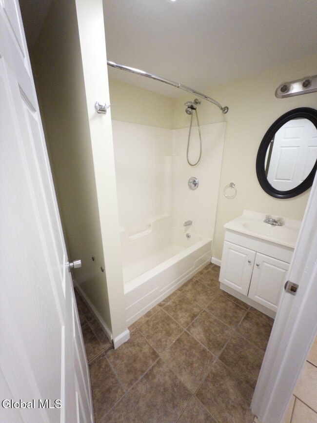 Building Photo - 314 Main St